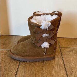 Koolaburra Chestnut Boots with Plush Lining
